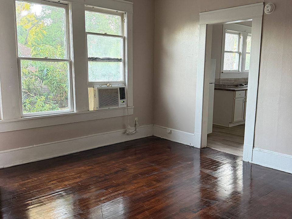 2nd image of 2412 Pinehurst Blvd APT 5
