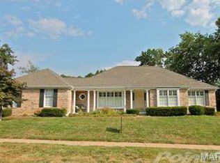11707 Hedgefield Ln, Saint Louis, MO