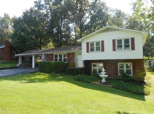 1004 McPherson Dr, Madisonville, KY