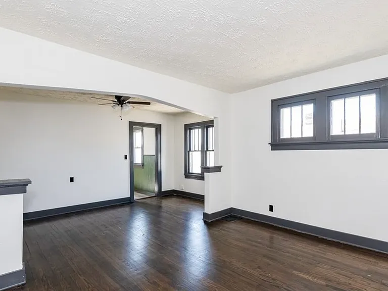 1020 Weng Ave — Photo 2
