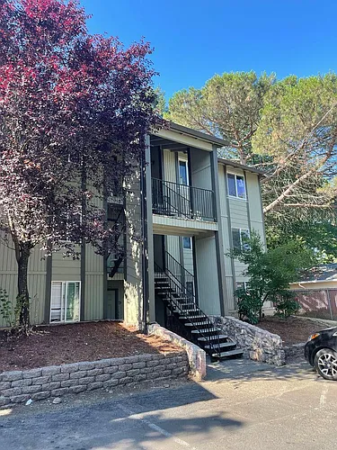 13410 SE Powell Blvd Photo 1