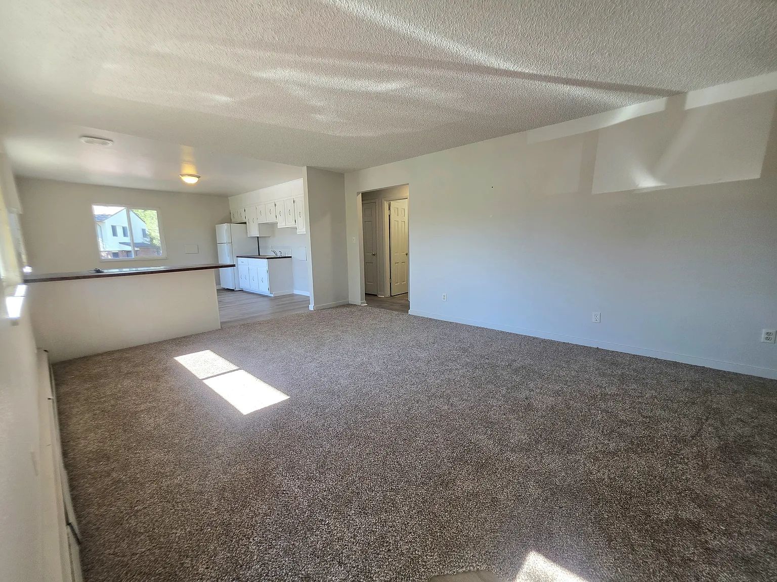 2 bed, $1,100 — Photo 1