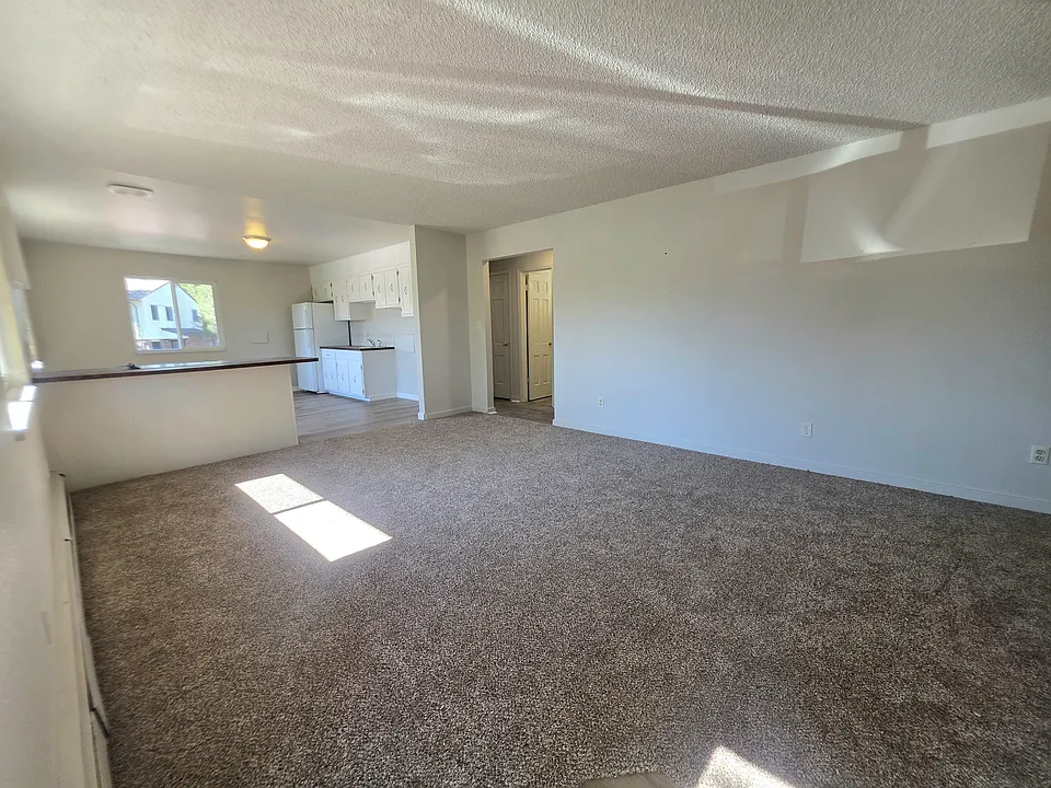 736 Elmhurst Pl #1