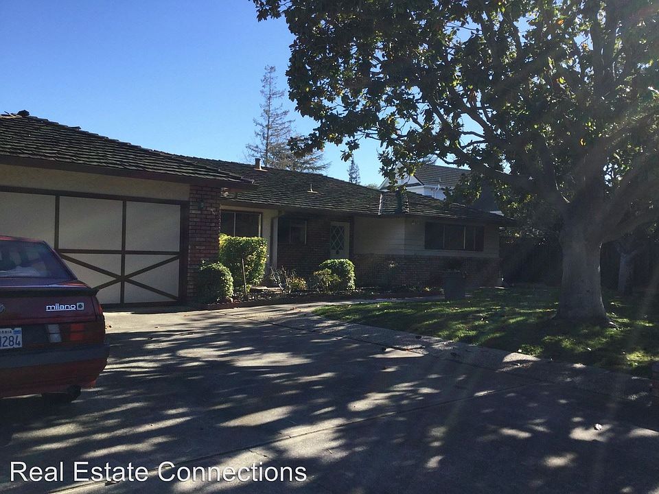 1st image of 13920 Loquat Ct