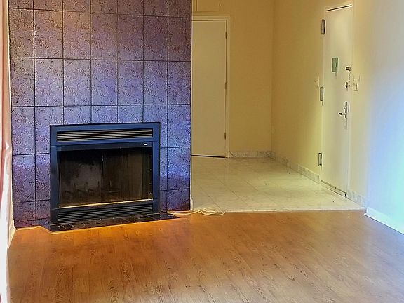 Living room (different angle)