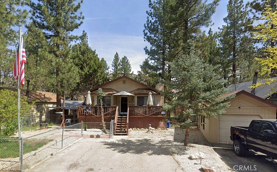 1st image of 717 E Meadow Ln