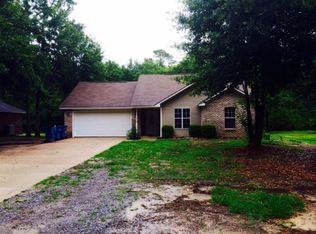 716 Bay St, Ocean Springs, MS 39564