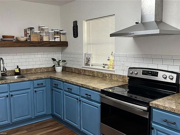 5th image of 1001 34th St NW