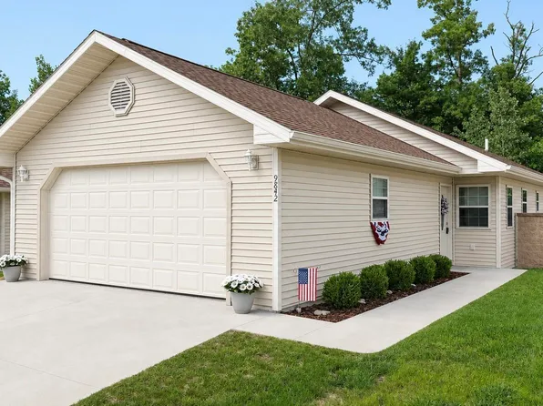 9842 Deer Track Ct, Interlochen, MI 49643