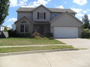 6 Tralee Ct, Bloomington, IL 61704