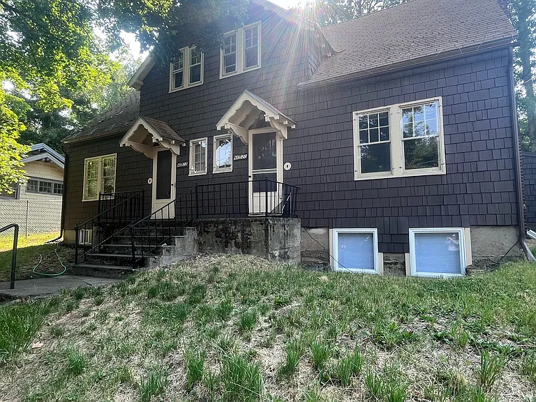 520-522 NE Kamiaken St — Photo 10