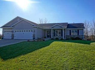 N8245 Pritchard Farm Rd, Ixonia, WI 53036