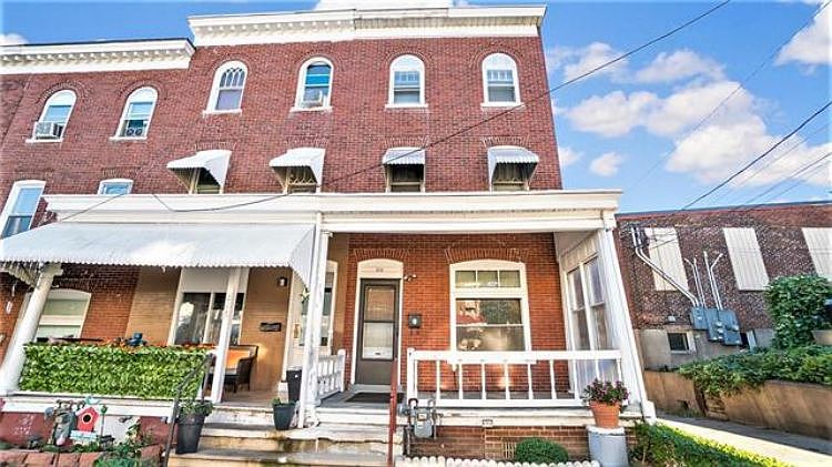 1st image of 214 S Franklin St