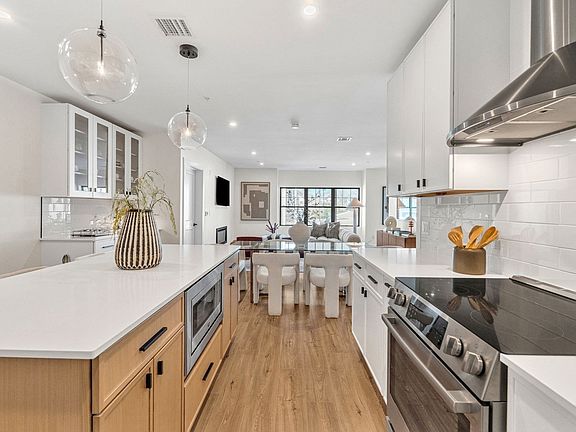 5th image of 20 Audubon Way #109