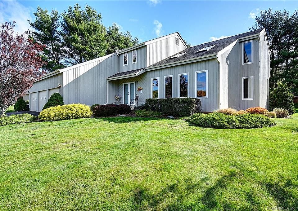 1st image of 74 Buckingham Dr