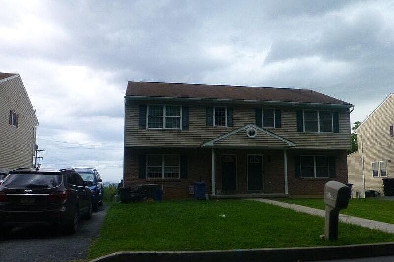 1st image of 4524B Sefranka Rd #B
