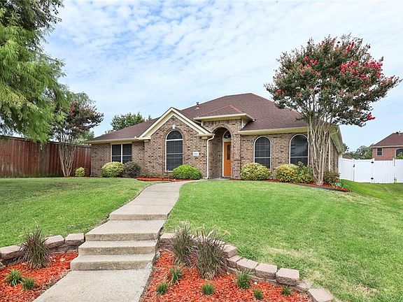 3rd image of 6409 Warwick Dr