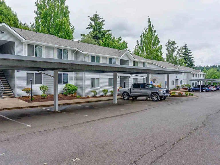 Maplewood Apartments — Photo 19