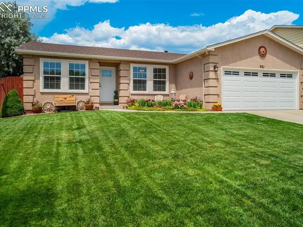 921 Lake Ave, Fountain, CO 80817