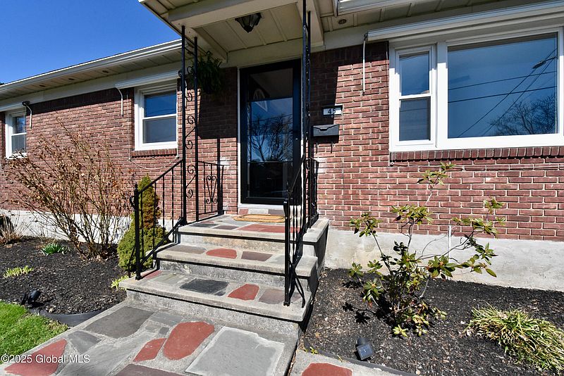 5th image of 45 Adirondack Street