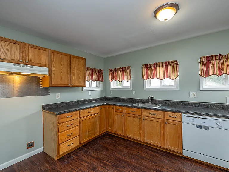 5030 Arch St — Photo 39