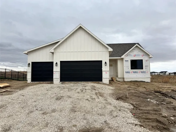 4918 162nd St, Urbandale, IA 50323