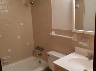 4220 Erna St APT 5, Belleville, IL 62226