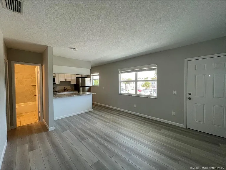 661 Hernando St #9 — Photo 6