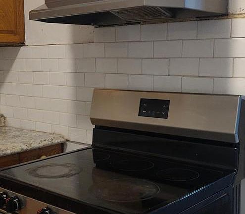 5th image of 2070 Bellmore Ave