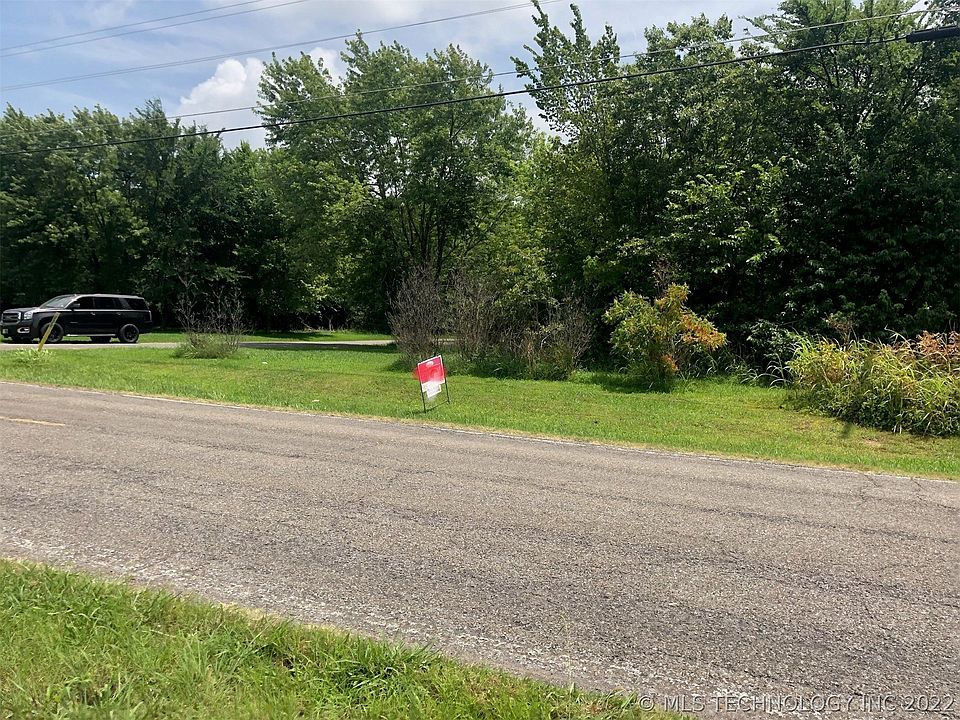 2nd image of 330 South Rd
