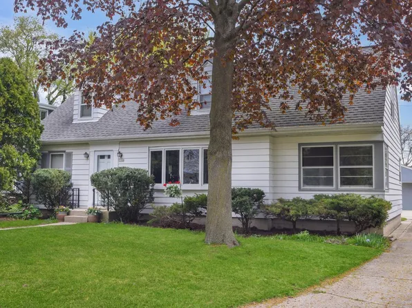 5148 North Elkhart AVENUE, Whitefish Bay, WI 53217