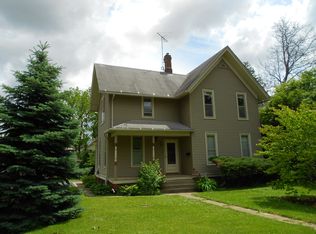 27 S Lake St, Grayslake, IL 60030