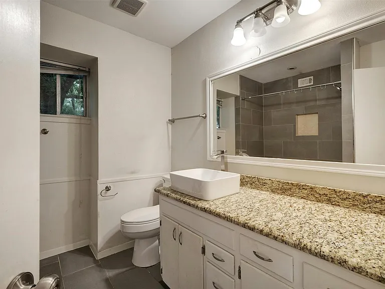 1302 E Saint Johns Ave #A — Photo 15