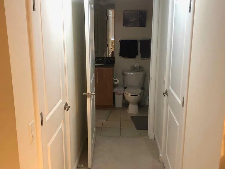 1021 N Garfield St #215 — Photo 7