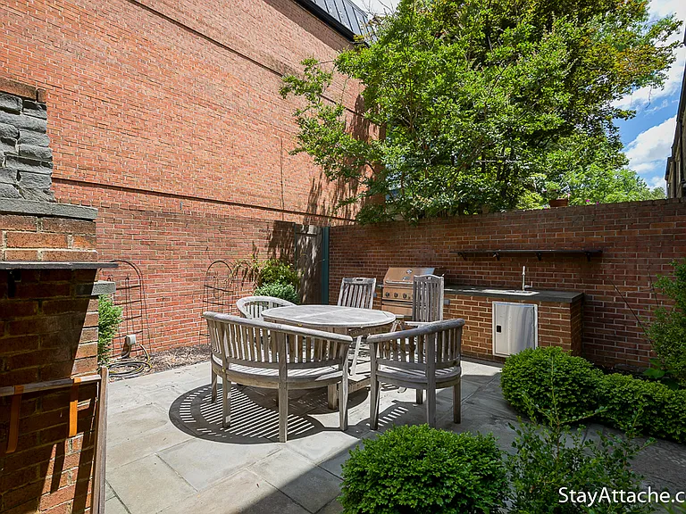 615 G St SW — Photo 30