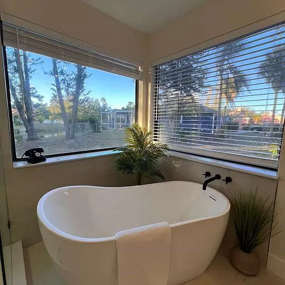 8240 Cypress Lake Dr — Photo 14