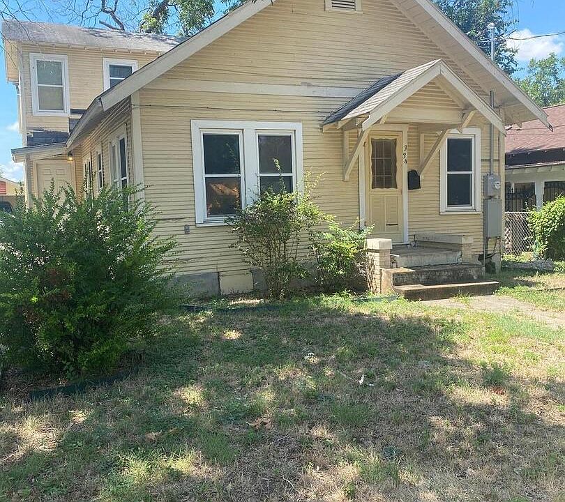 1st image of 334 BARRETT PL