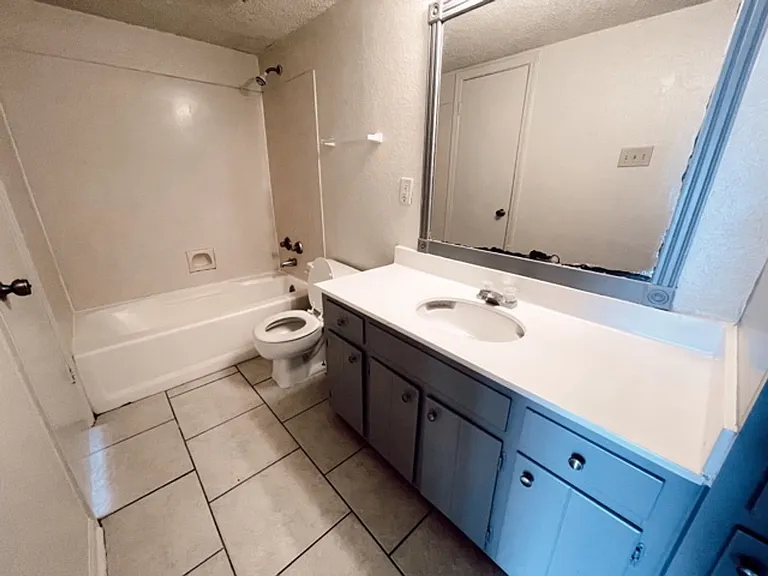 8220B Governor Dr — Photo 4