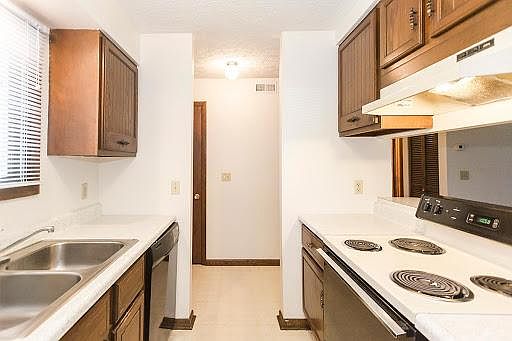 3rd image of 1215 A St #8