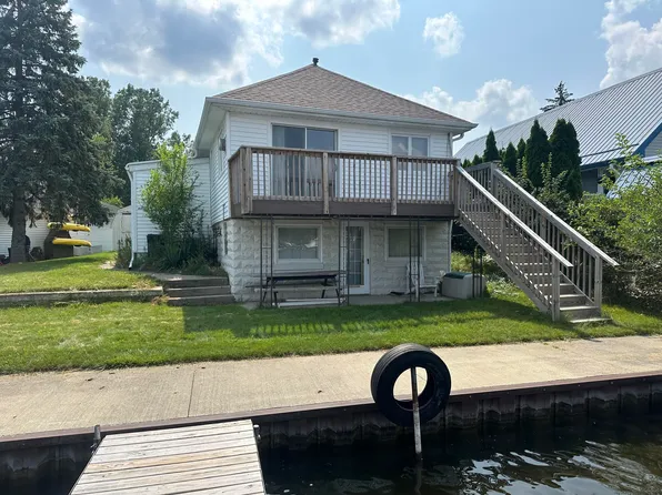 543 S Lakeside Dr, Michigan Center, MI 49254