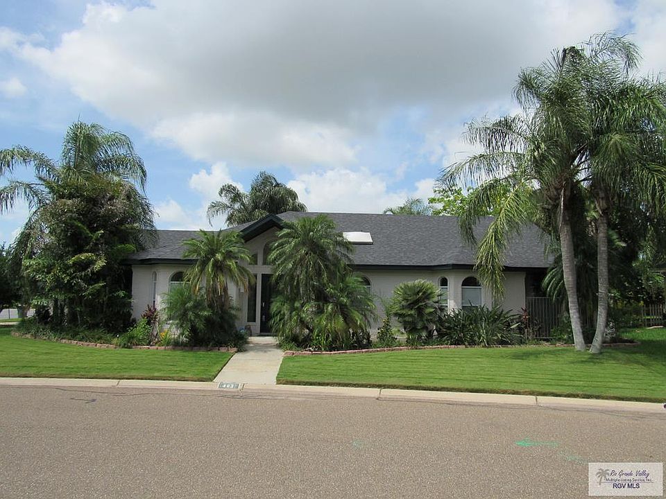 1st image of 402 Riverview Cir