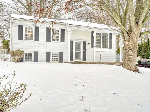 44 Kent Dr, Victor, NY 14564