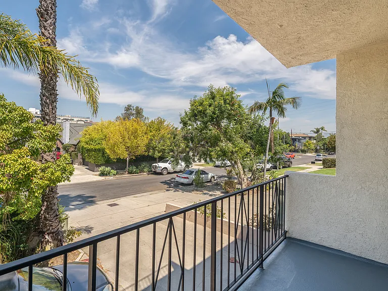 1322 S Ogden Dr #8 — Photo 4
