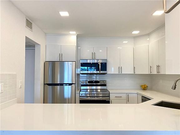 4th image of 619 Orton Ave APT 402