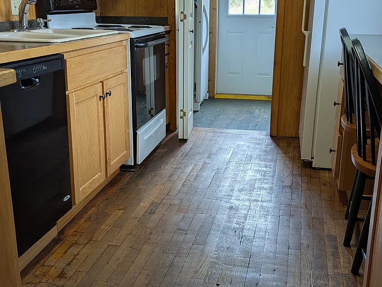 835 Dobbins Rd — Photo 3
