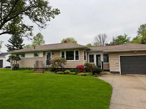 90 Elmwood Dr, Tallmadge, OH 44278