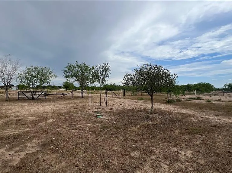 7100 N Seminary Rd — Photo 17