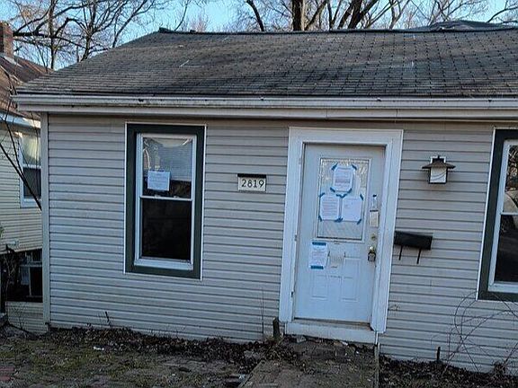 5th image of 2819 Sanford Ave