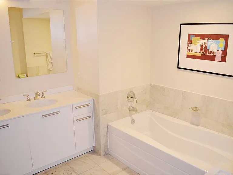 1060 Brickell Ave #1617 — Photo 6