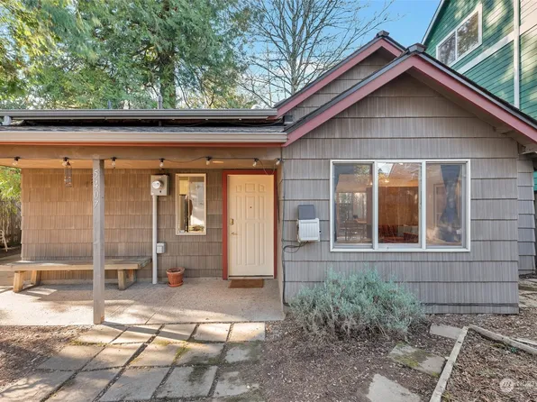 5407 26th Avenue SW, Seattle, WA 98106